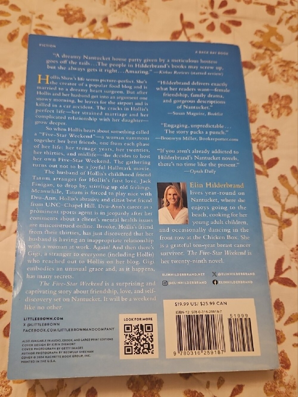 The Five-Star Weekend By Elin Hilderbrand. - Picture 2 of 3
